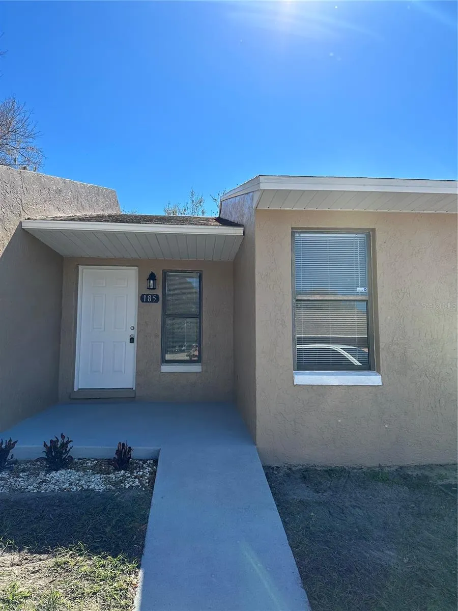 185 LAKESIDE HILLS LOOP