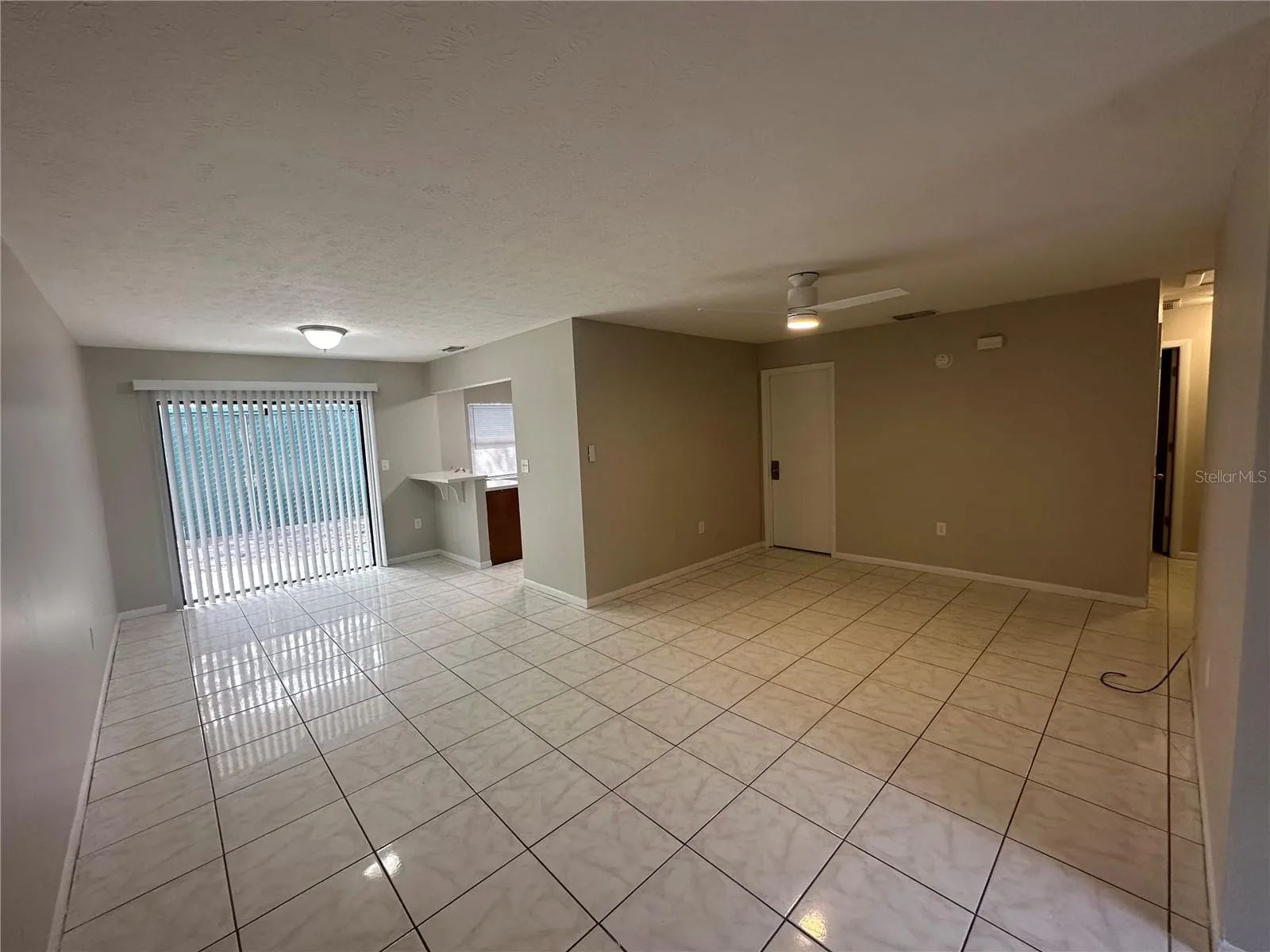 185 LAKESIDE HILLS LOOP