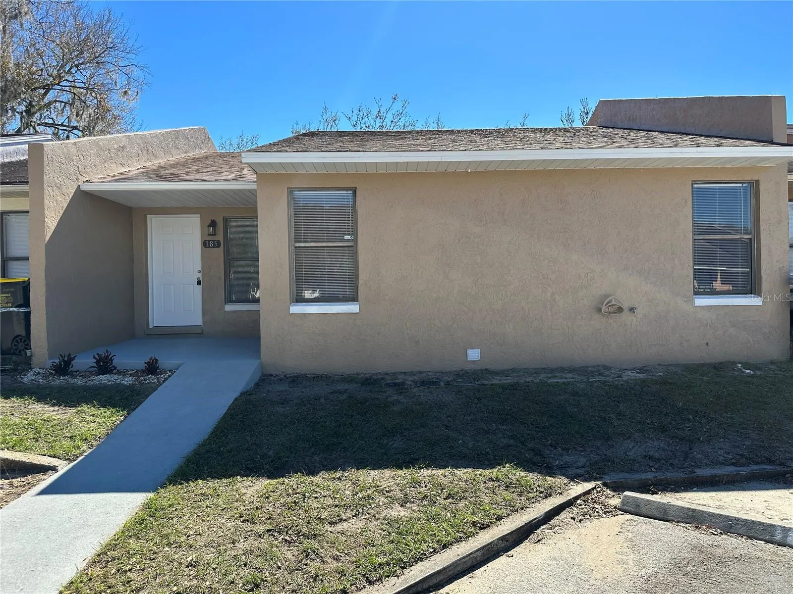 185 LAKESIDE HILLS LOOP
