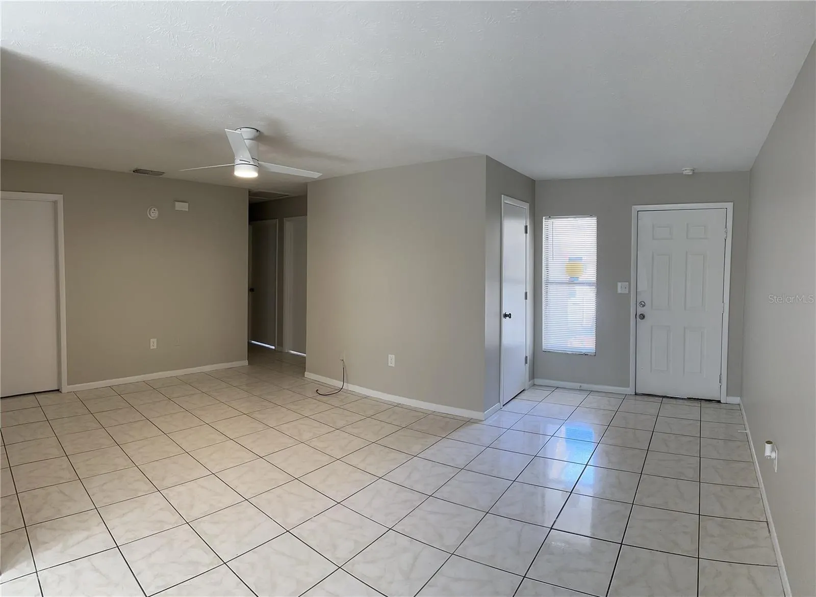 185 LAKESIDE HILLS LOOP