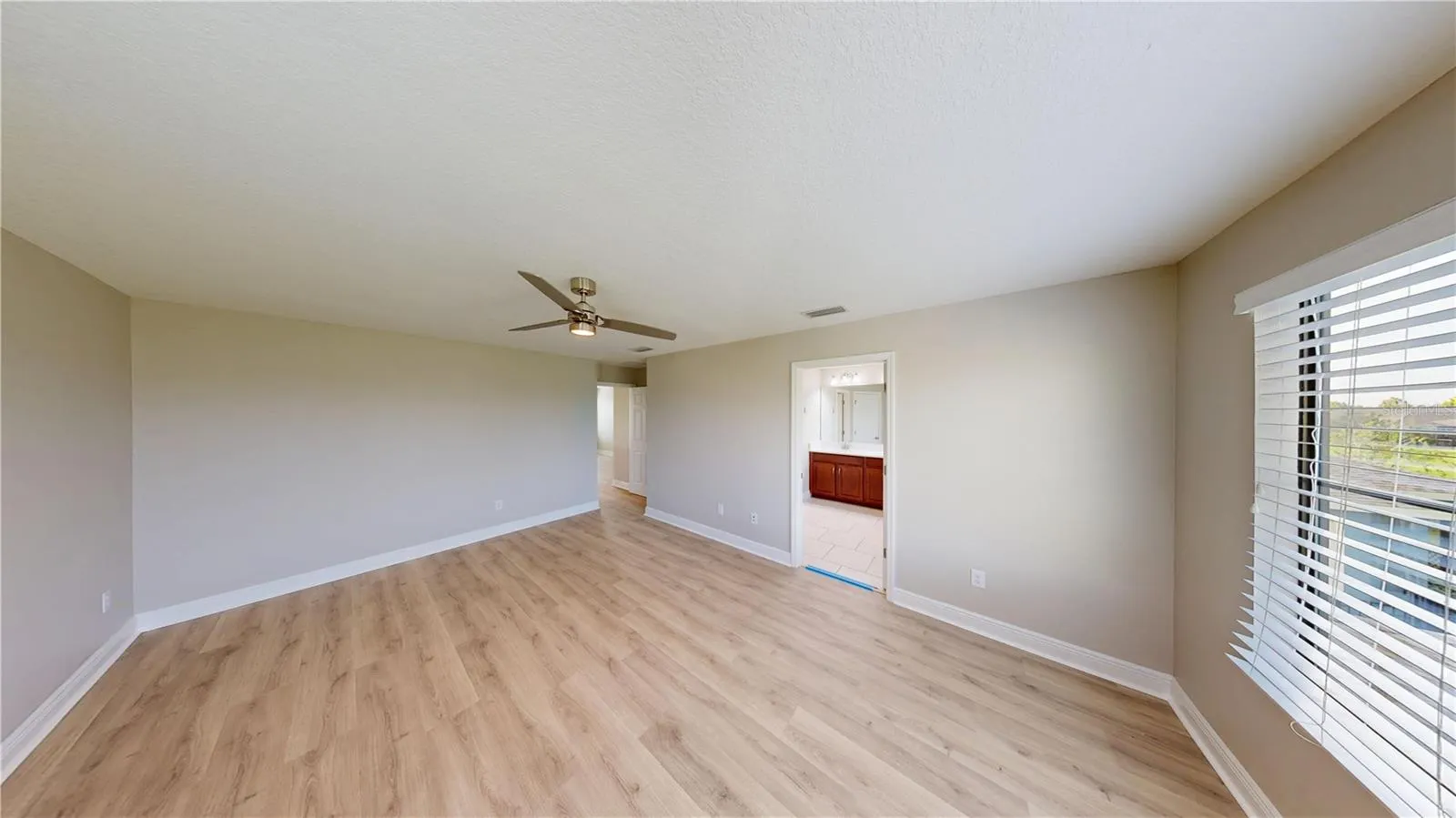 6207 COLMAR PL