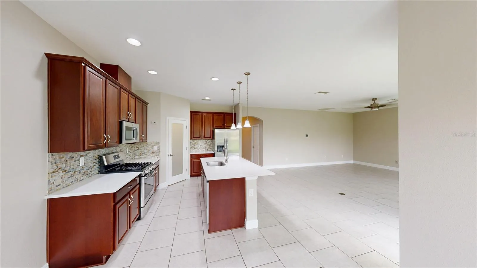 6207 COLMAR PL