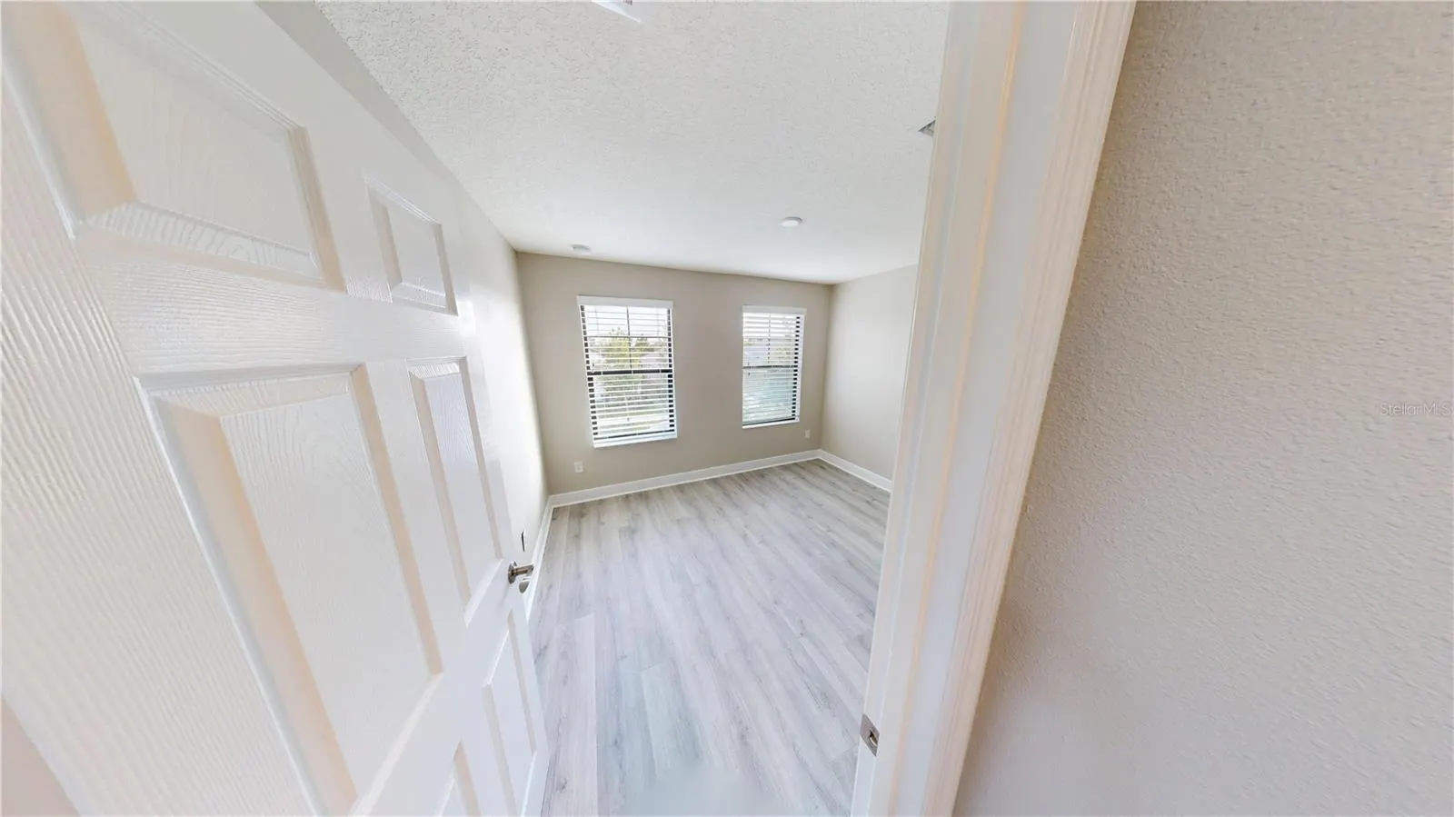 6207 COLMAR PL