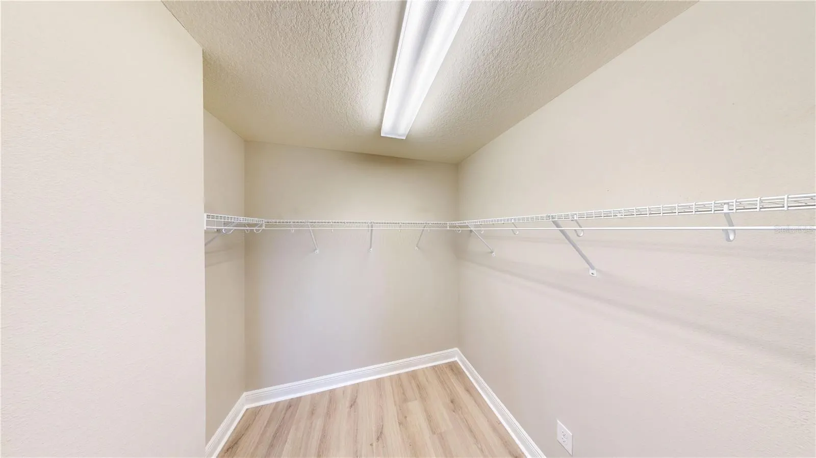 6207 COLMAR PL