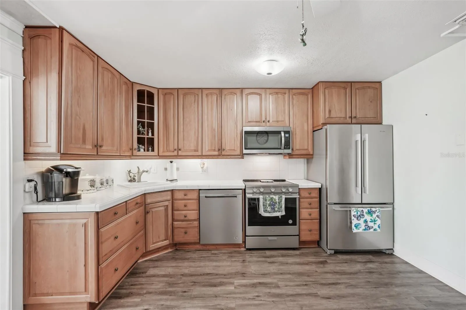 708 RUTGERS PL