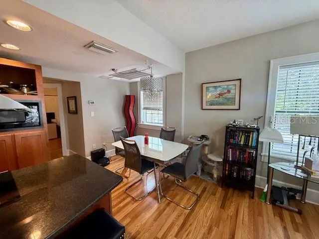 210 22ND AVE NE #2, #2