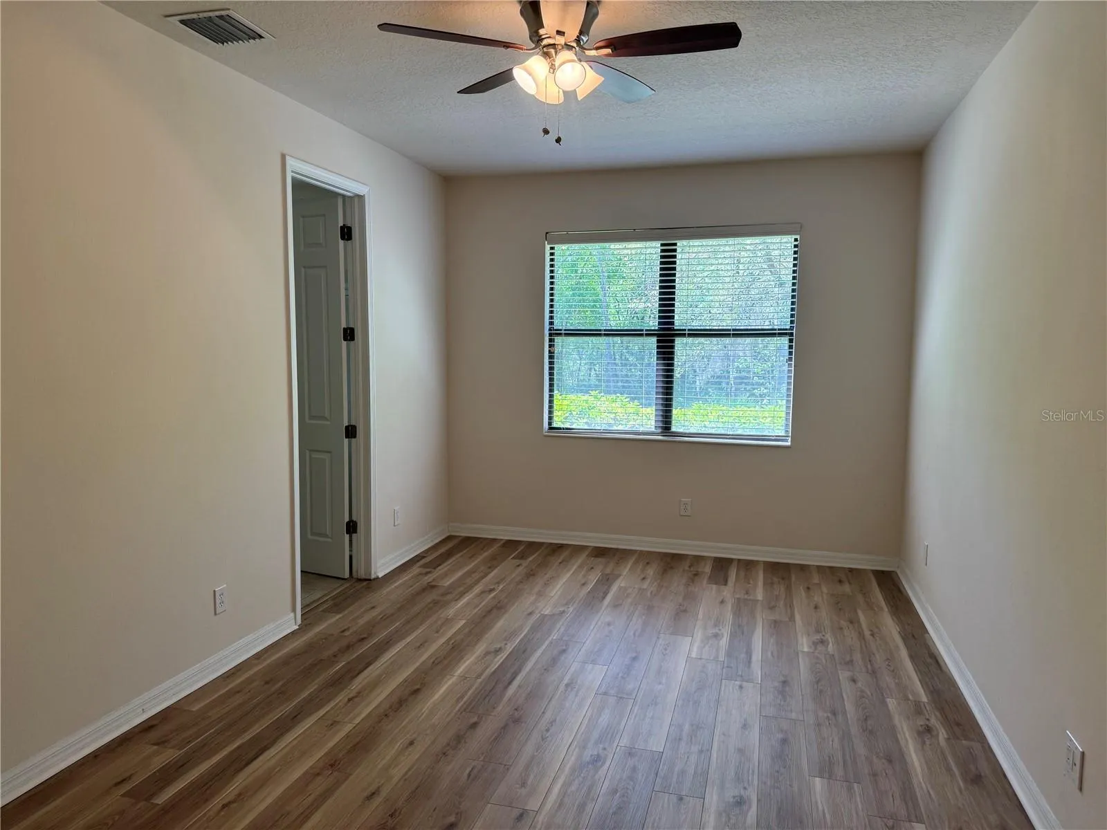 8237 DUNHAM STATION DR