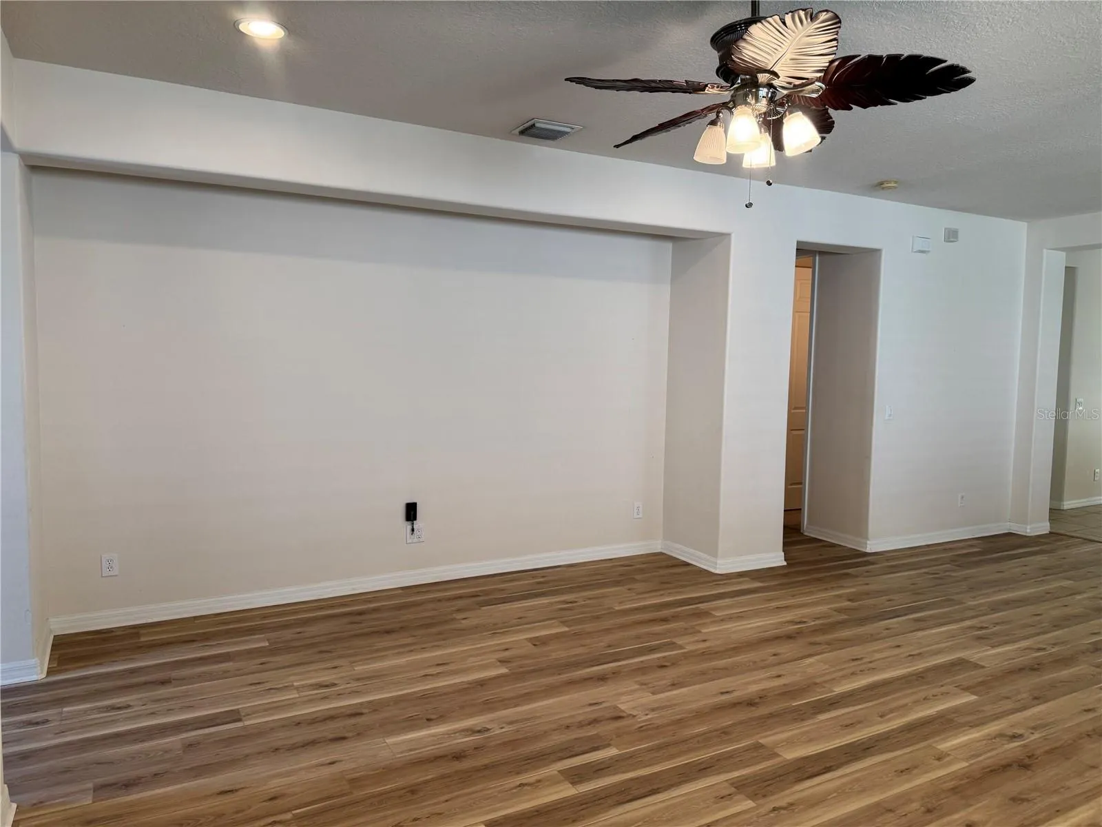 8237 DUNHAM STATION DR