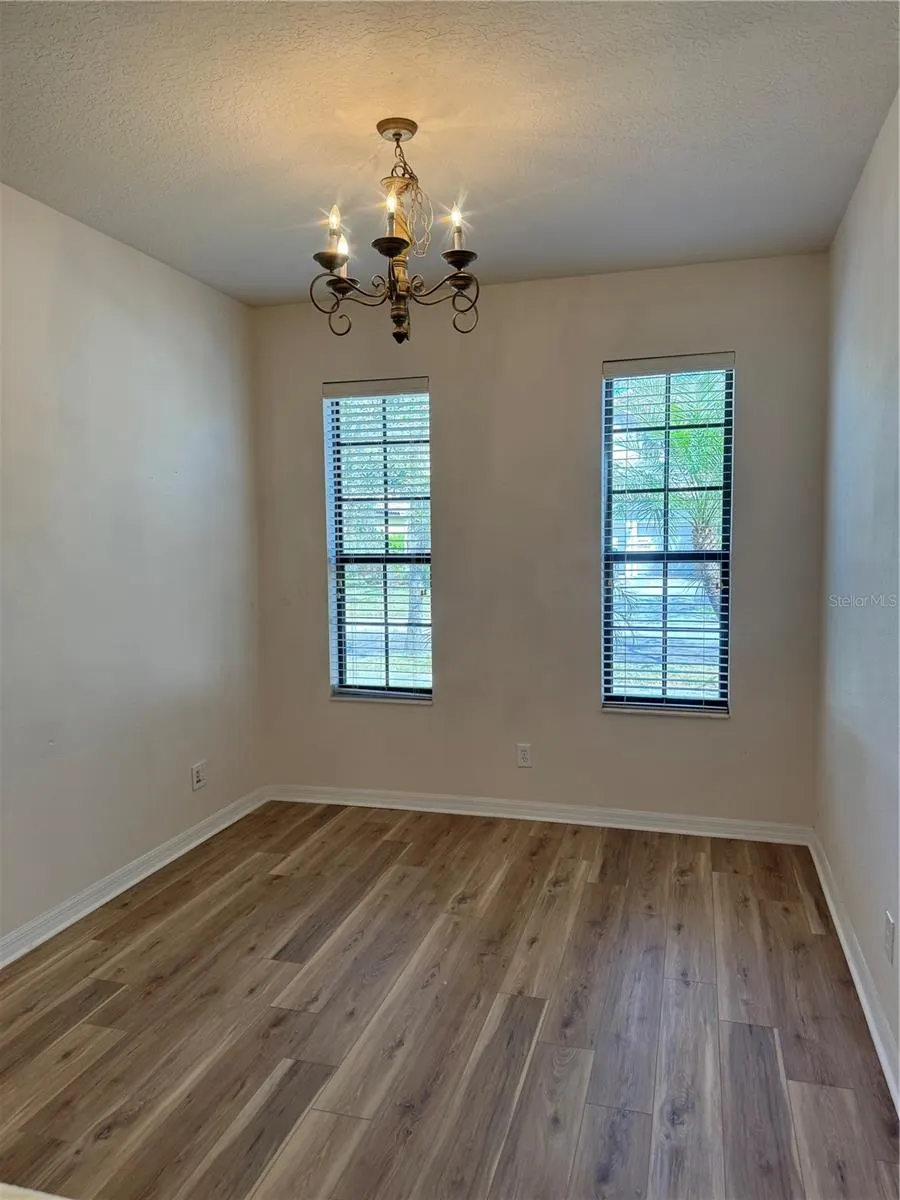 8237 DUNHAM STATION DR