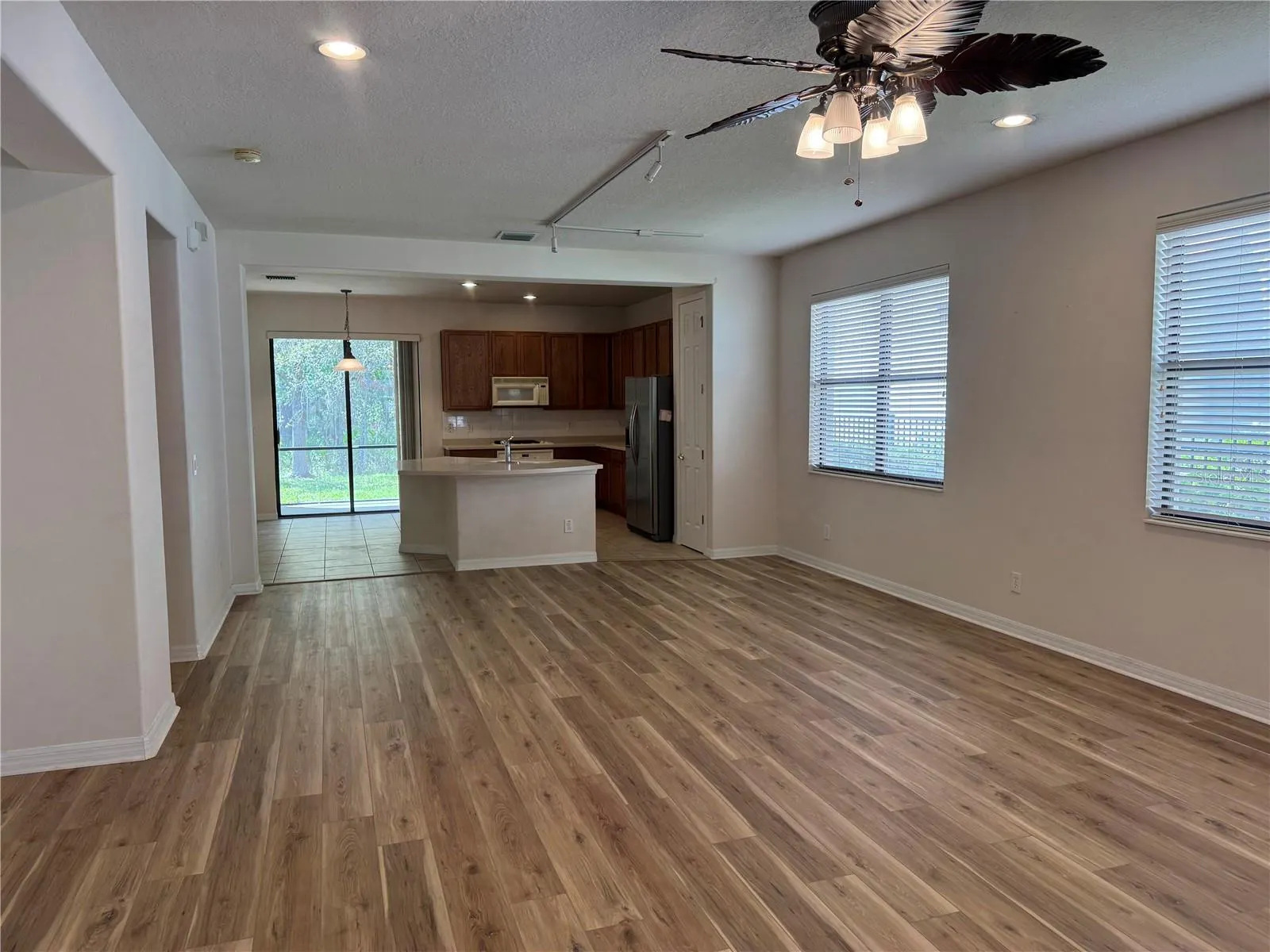 8237 DUNHAM STATION DR