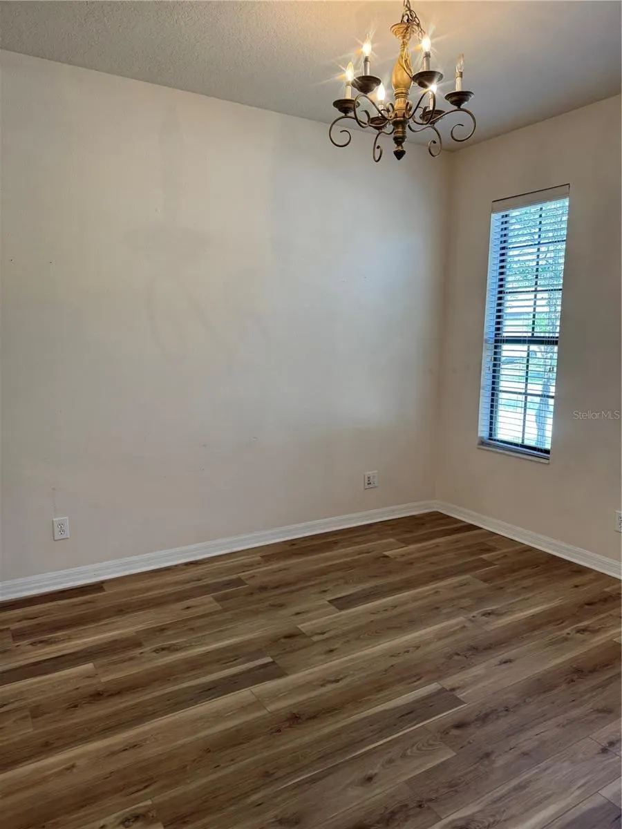 8237 DUNHAM STATION DR