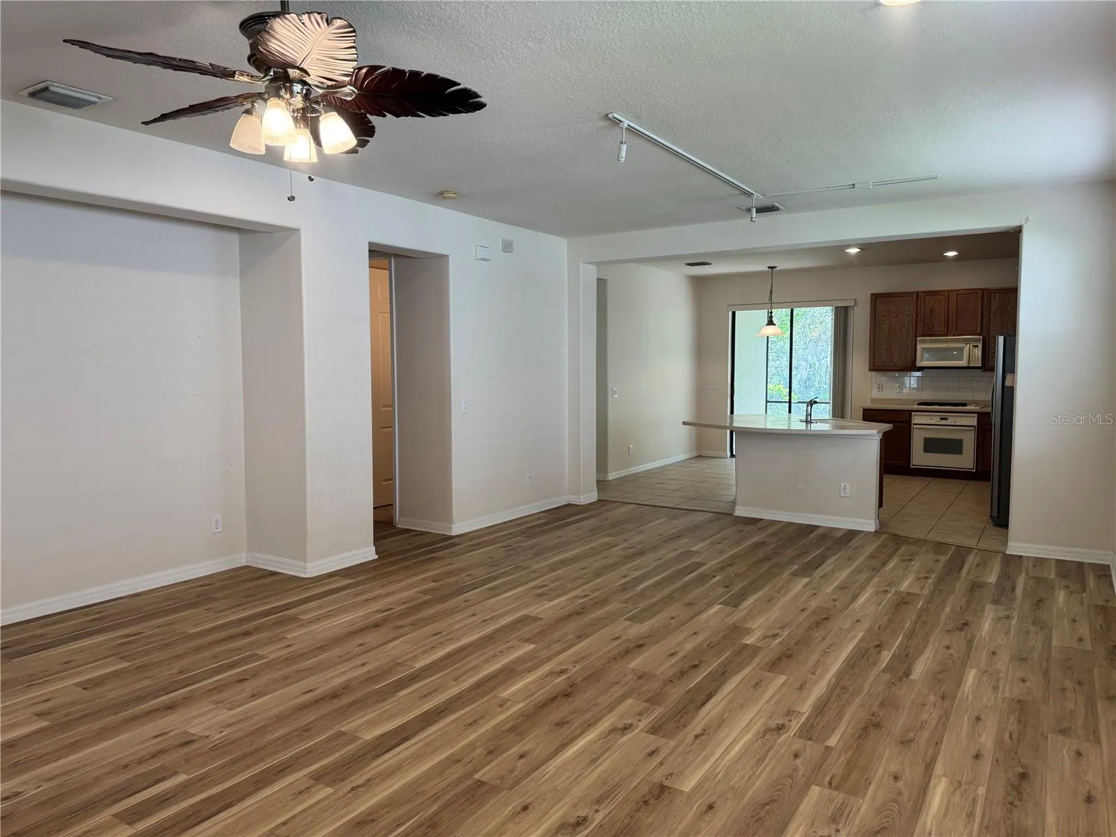 8237 DUNHAM STATION DR