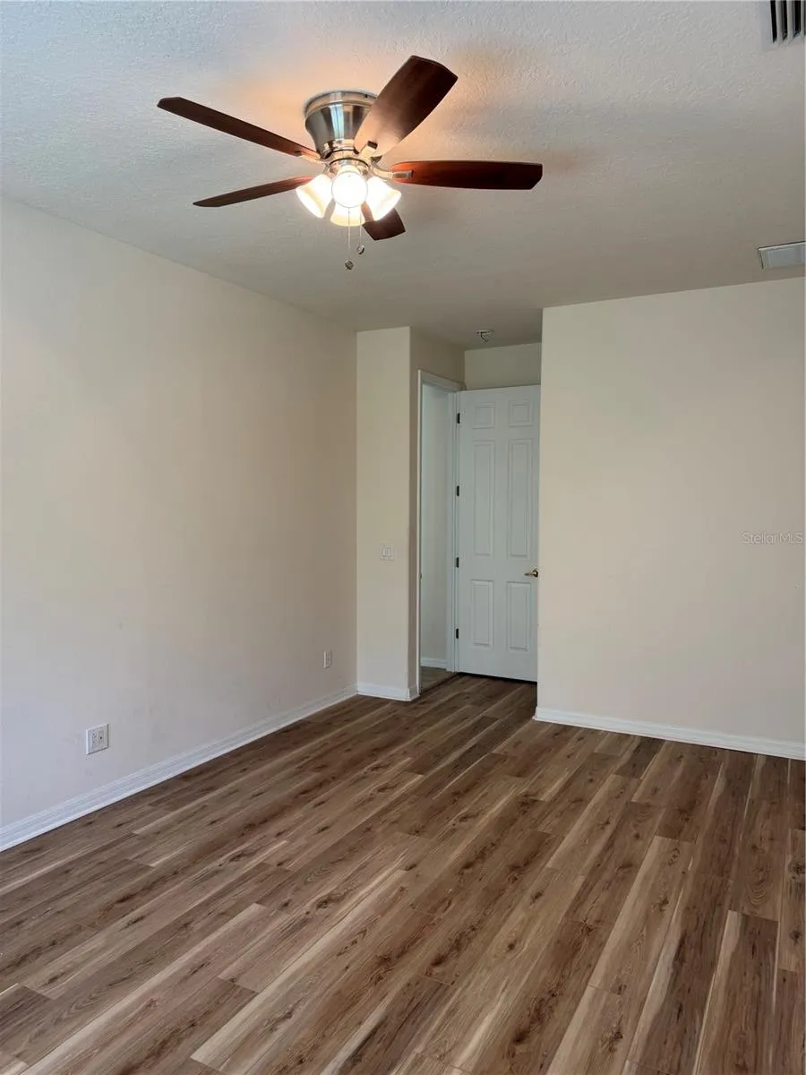 8237 DUNHAM STATION DR