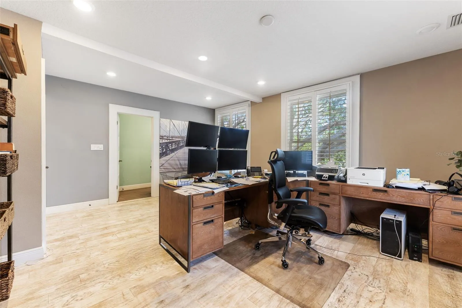 337 S PLANT AVE