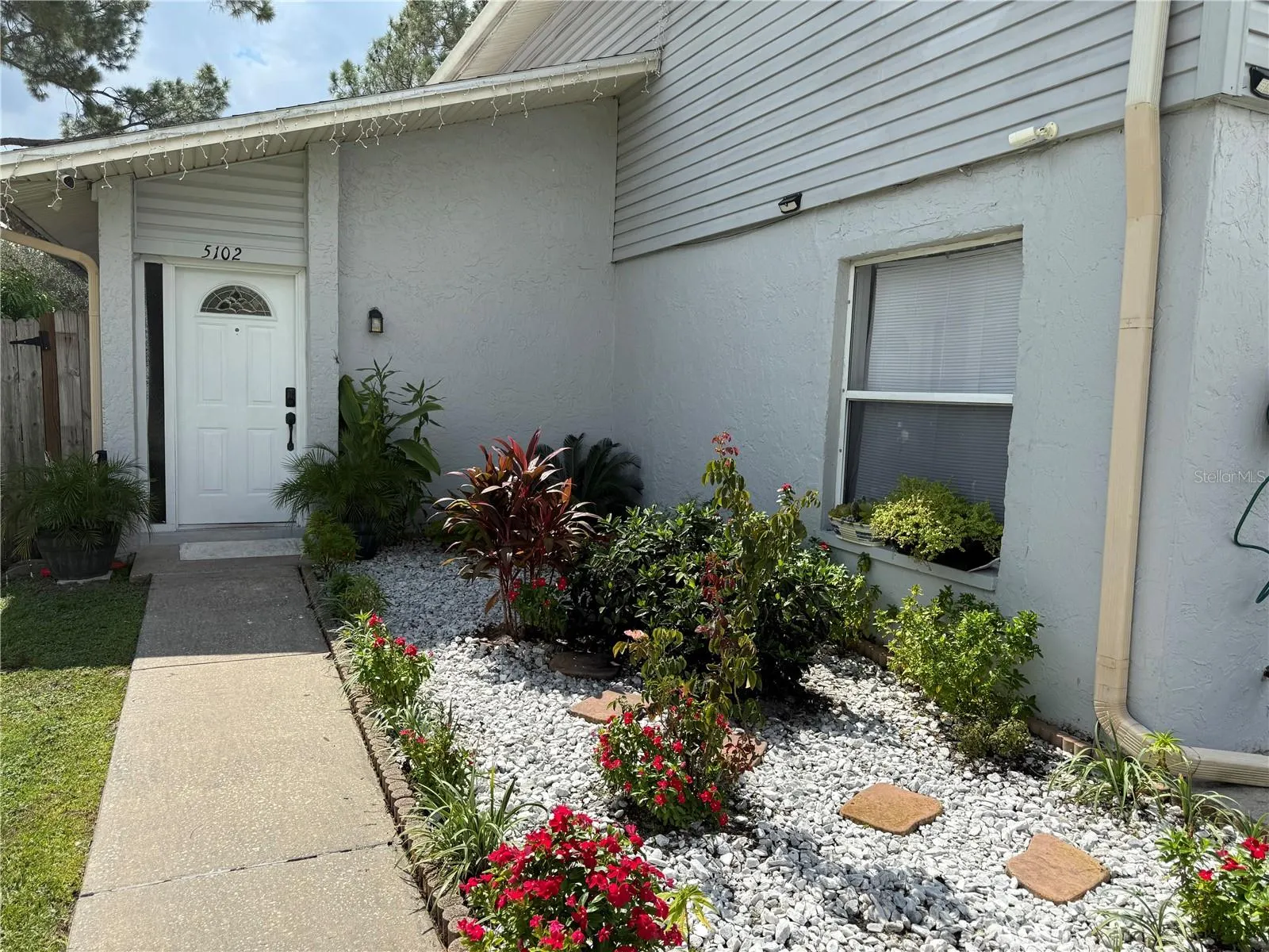 5102 CRESTMORE CT
