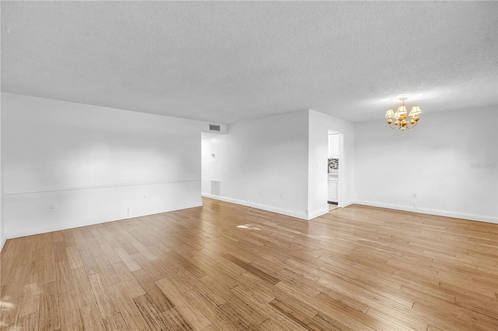 1701 BELLEAIR FOREST DR #B, #B