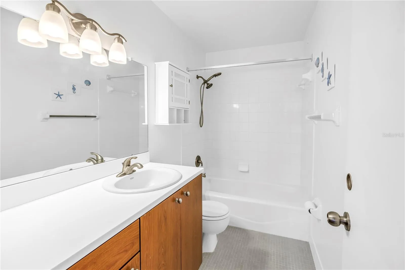1701 BELLEAIR FOREST DR #B, #B