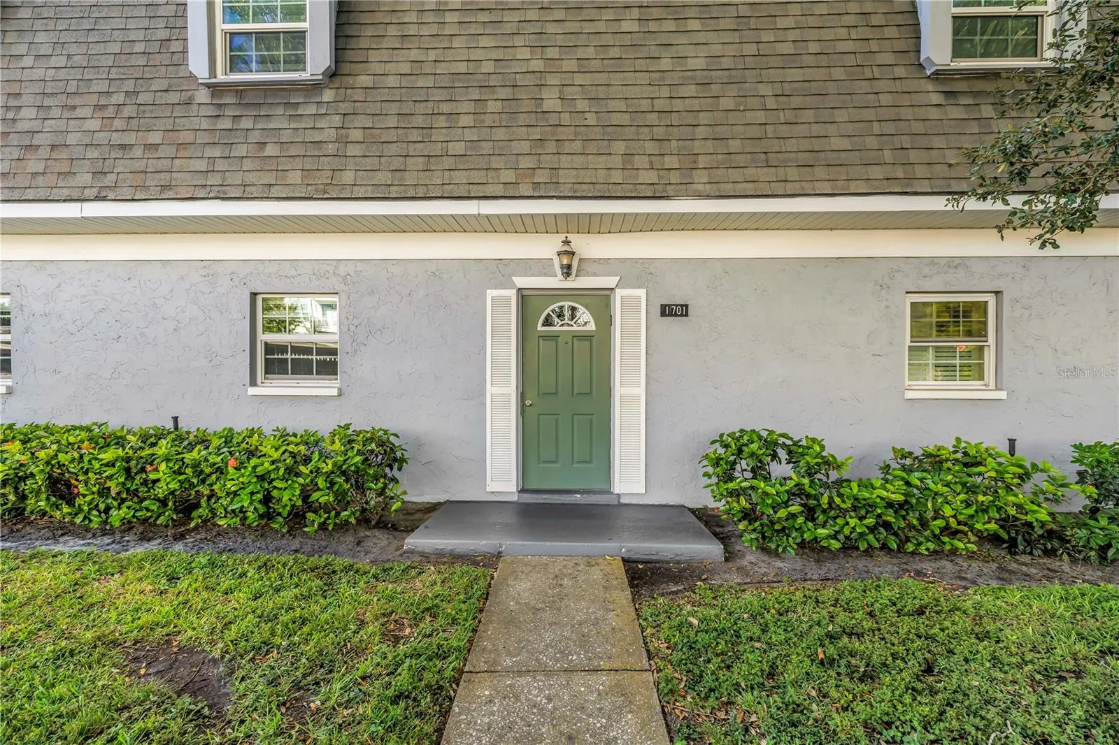 1701 BELLEAIR FOREST DR #B, #B