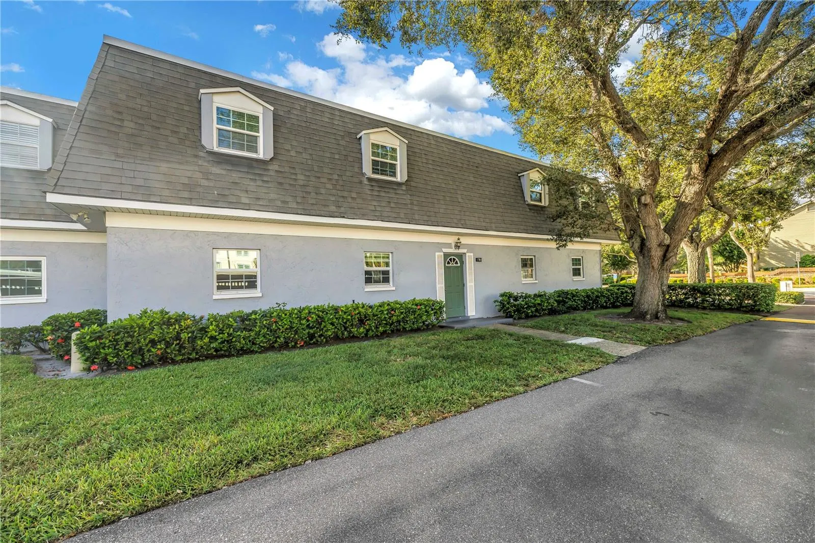 1701 BELLEAIR FOREST DR #B, #B