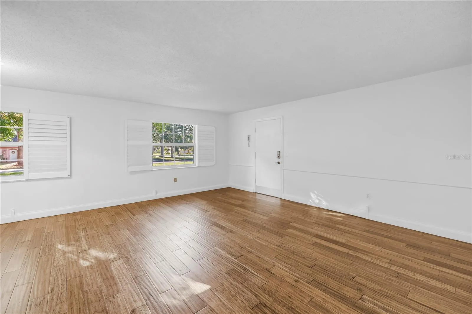 1701 BELLEAIR FOREST DR #B, #B