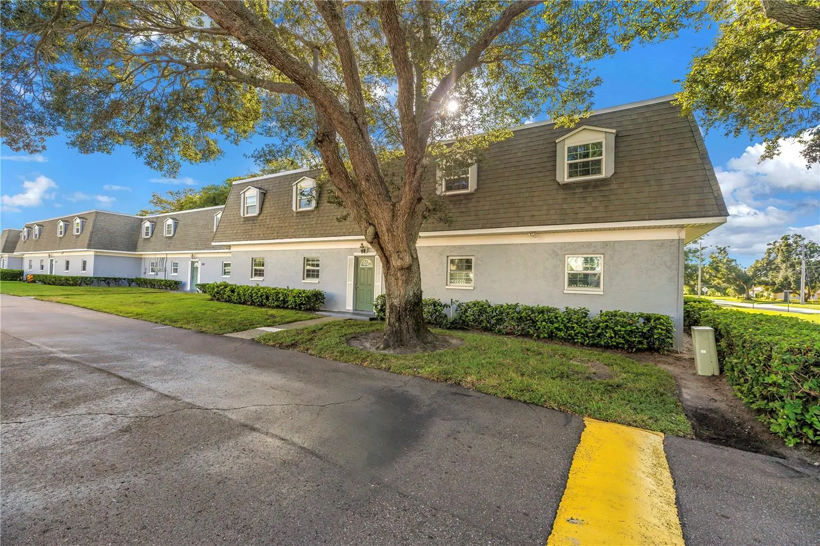 1701 BELLEAIR FOREST DR #B, #B