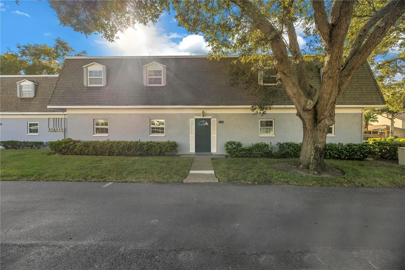 1701 BELLEAIR FOREST DR #B, #B