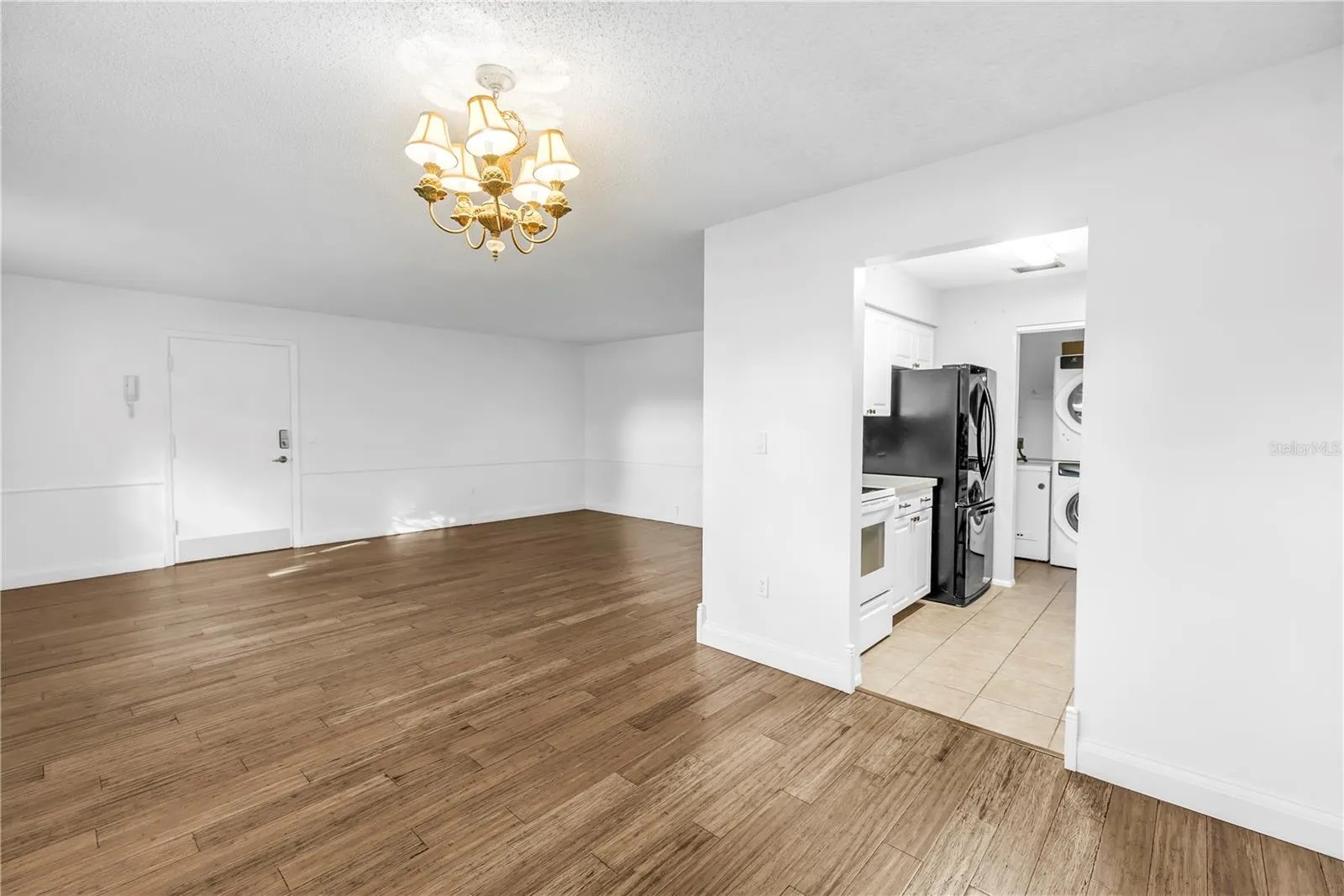 1701 BELLEAIR FOREST DR #B, #B