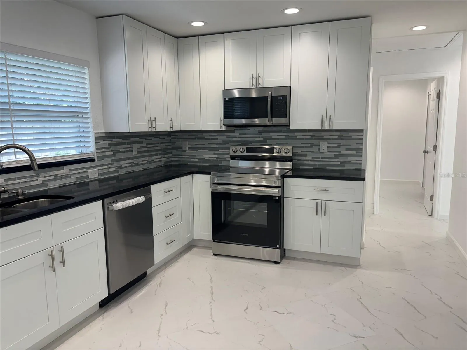 640 SAN SALVADOR DR