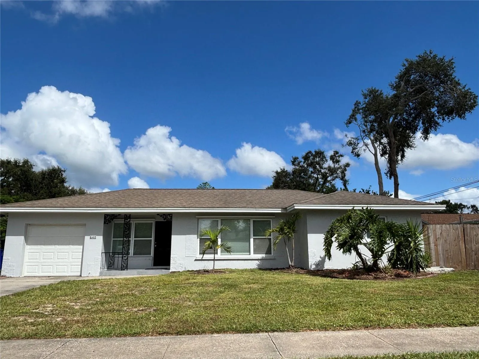 640 SAN SALVADOR DR