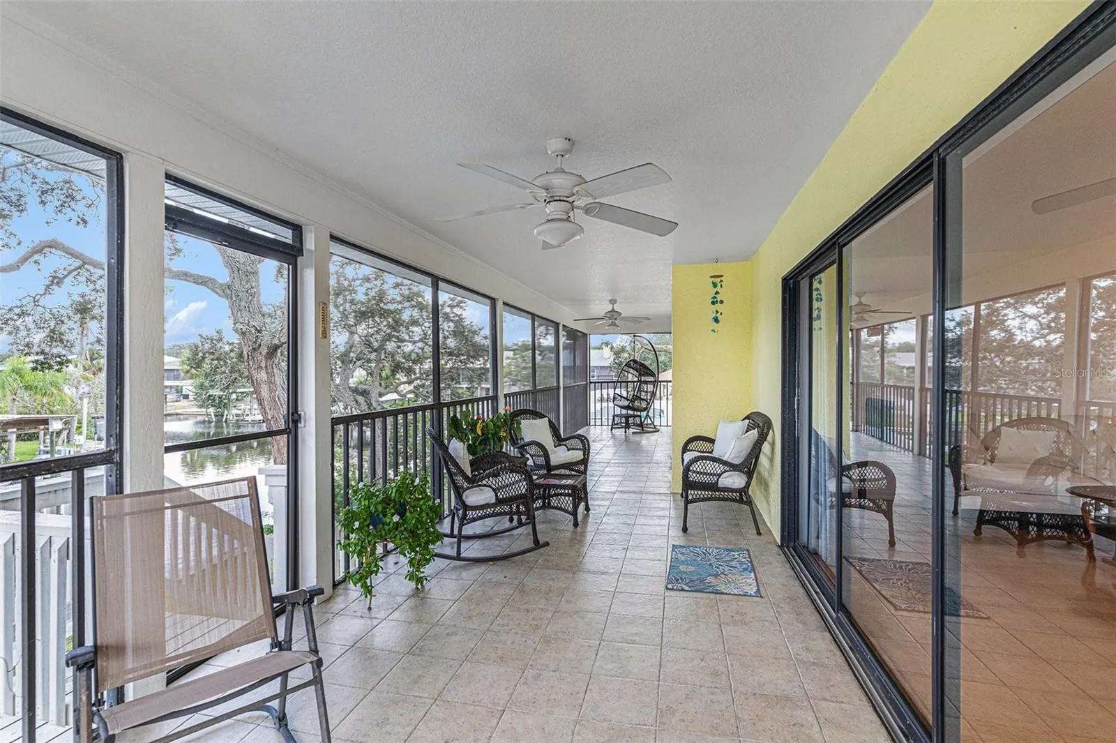 100 GULFWINDS DR W