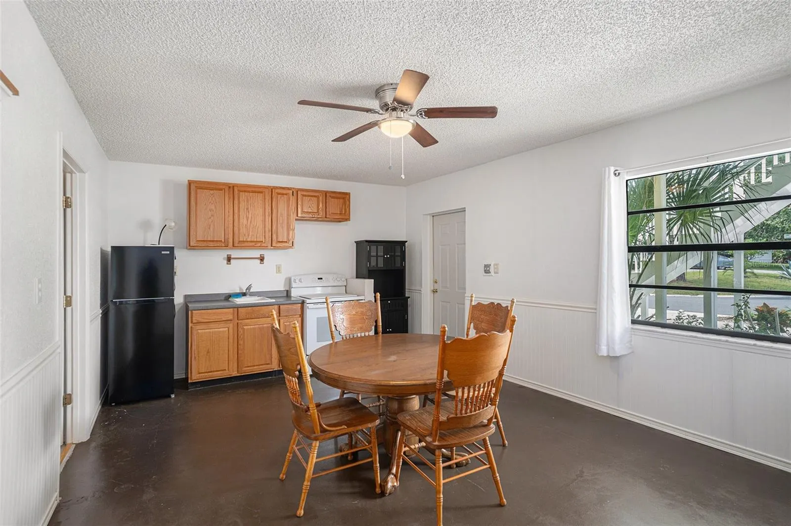 100 GULFWINDS DR W