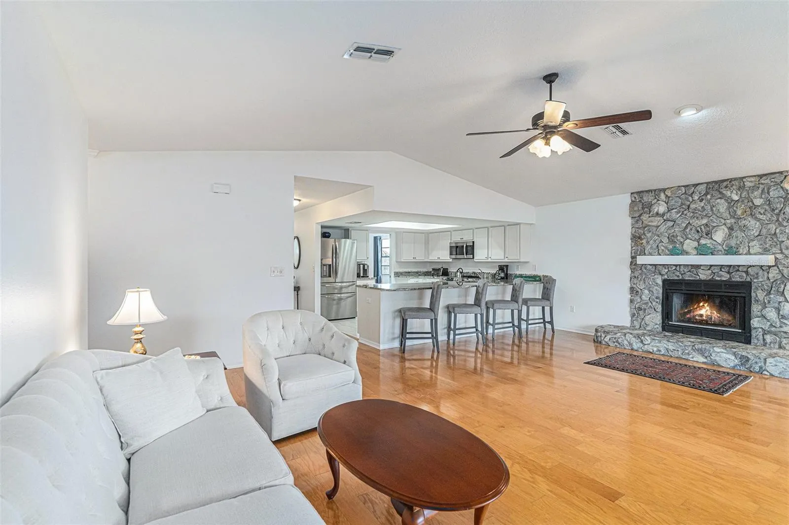 100 GULFWINDS DR W