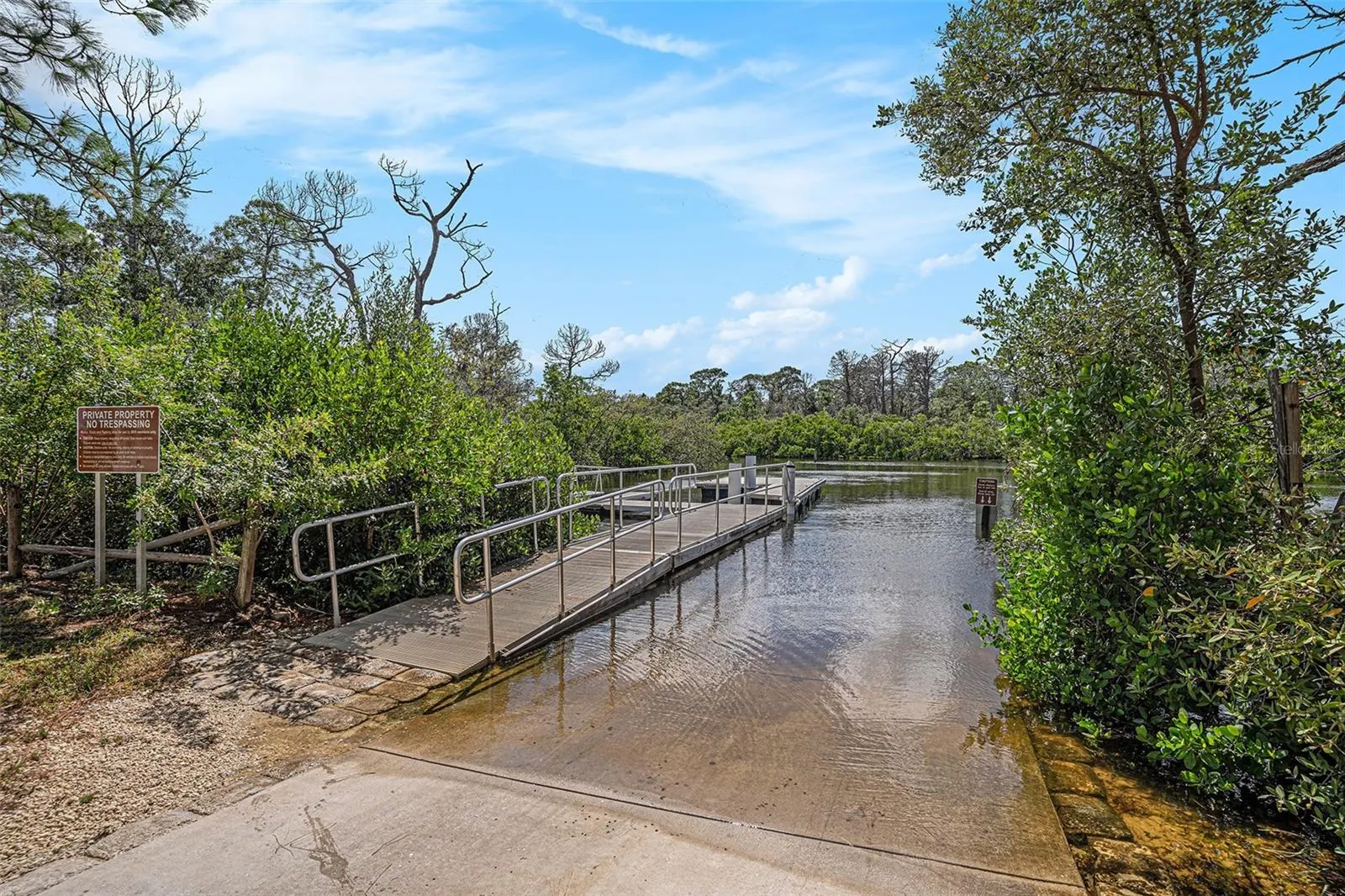 100 GULFWINDS DR W