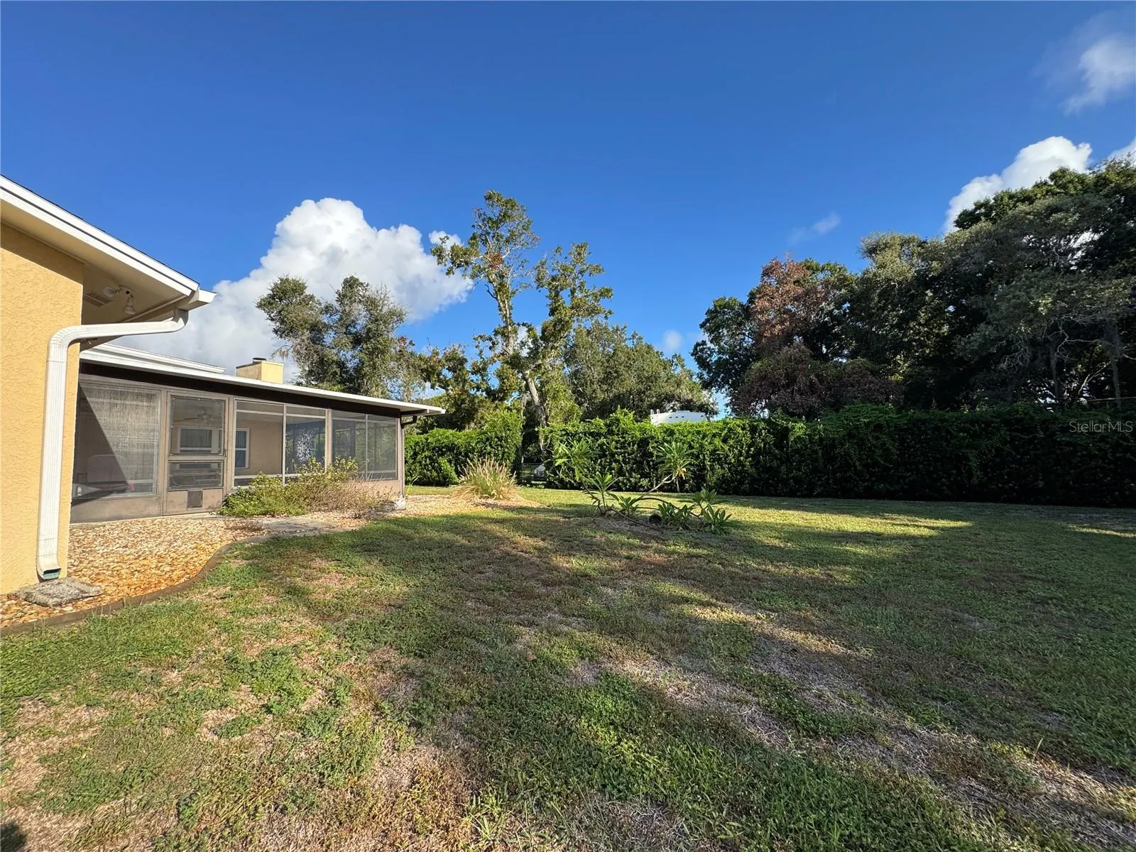 1330 SUNSET CT