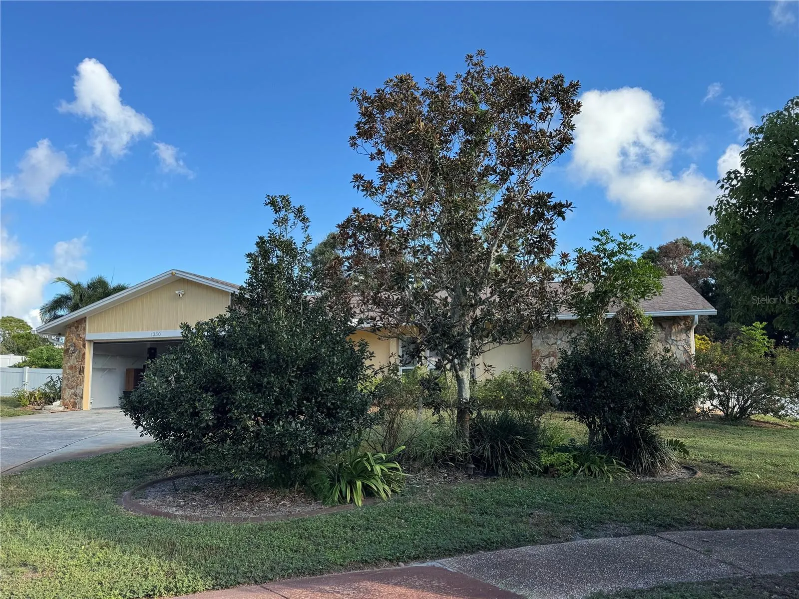 1330 SUNSET CT
