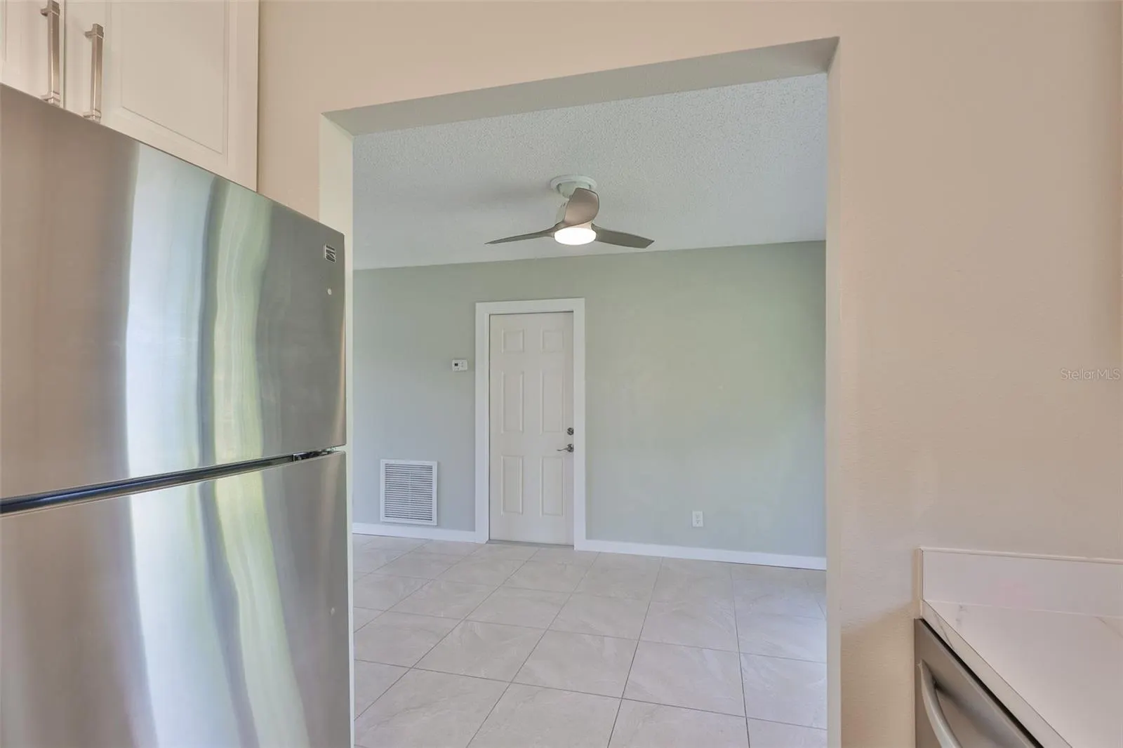469 FLORIDA CIR N