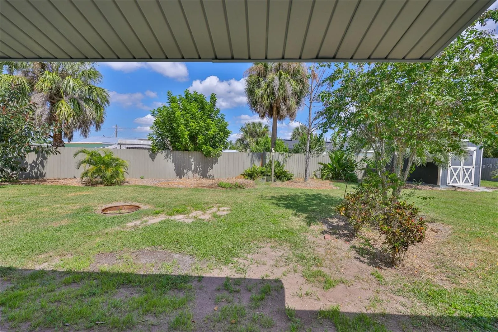 469 FLORIDA CIR N