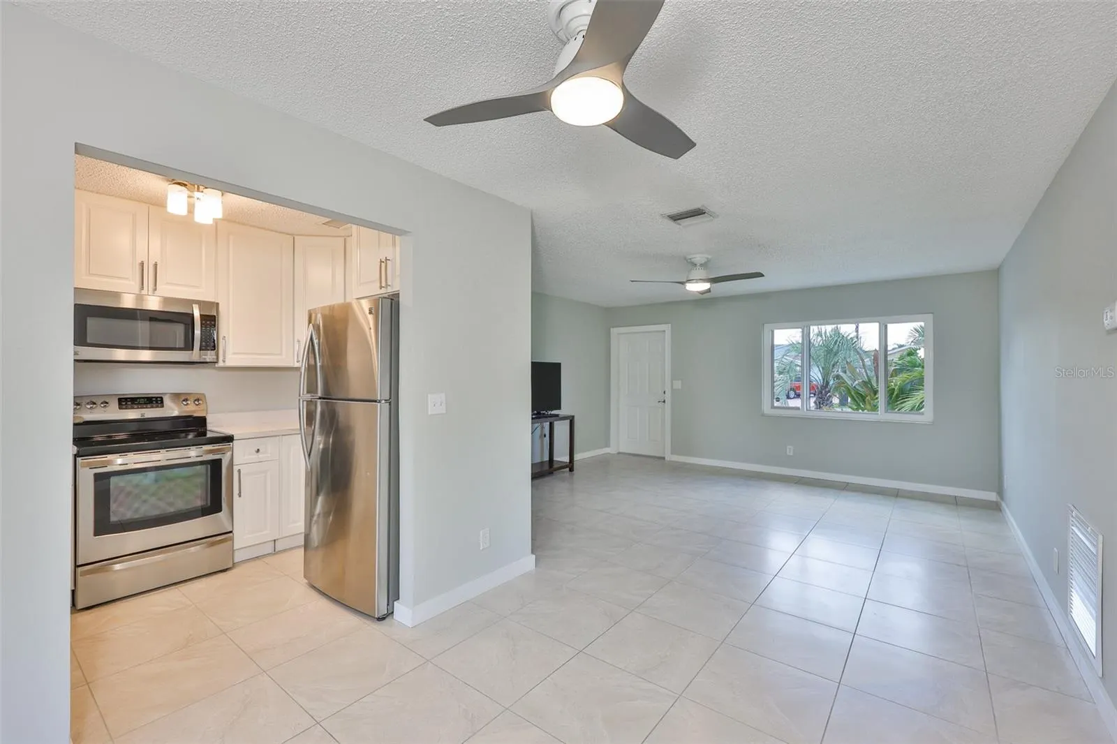 469 FLORIDA CIR N