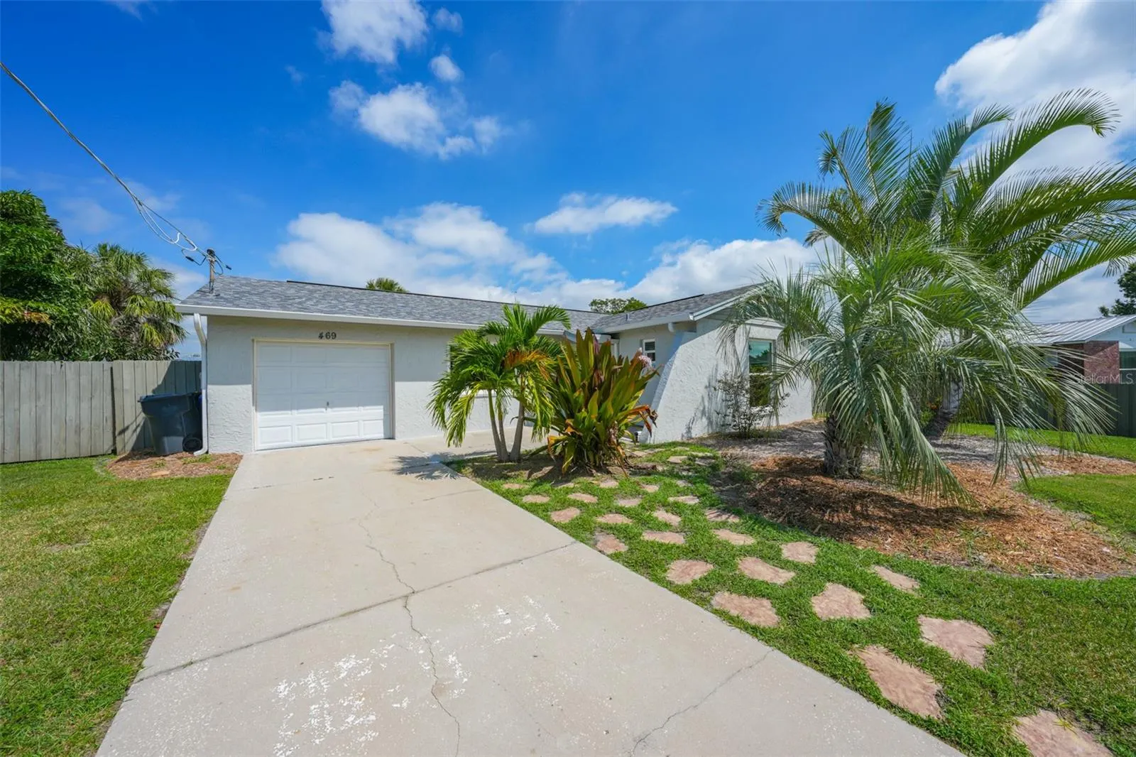 469 FLORIDA CIR N
