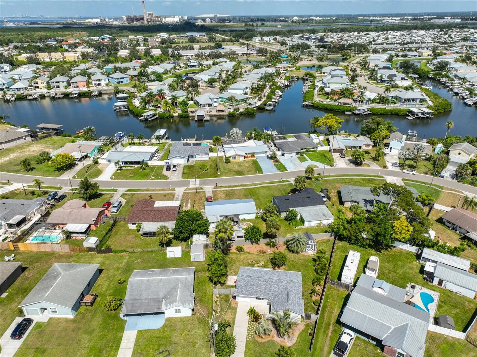 469 FLORIDA CIR N