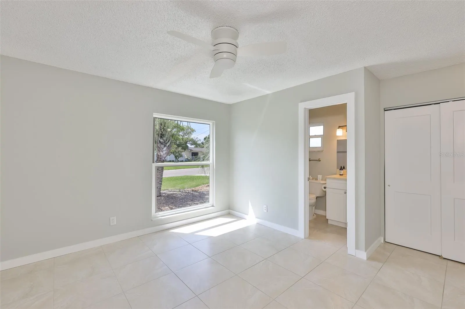469 FLORIDA CIR N