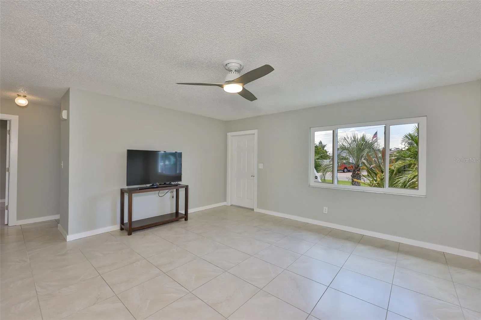 469 FLORIDA CIR N