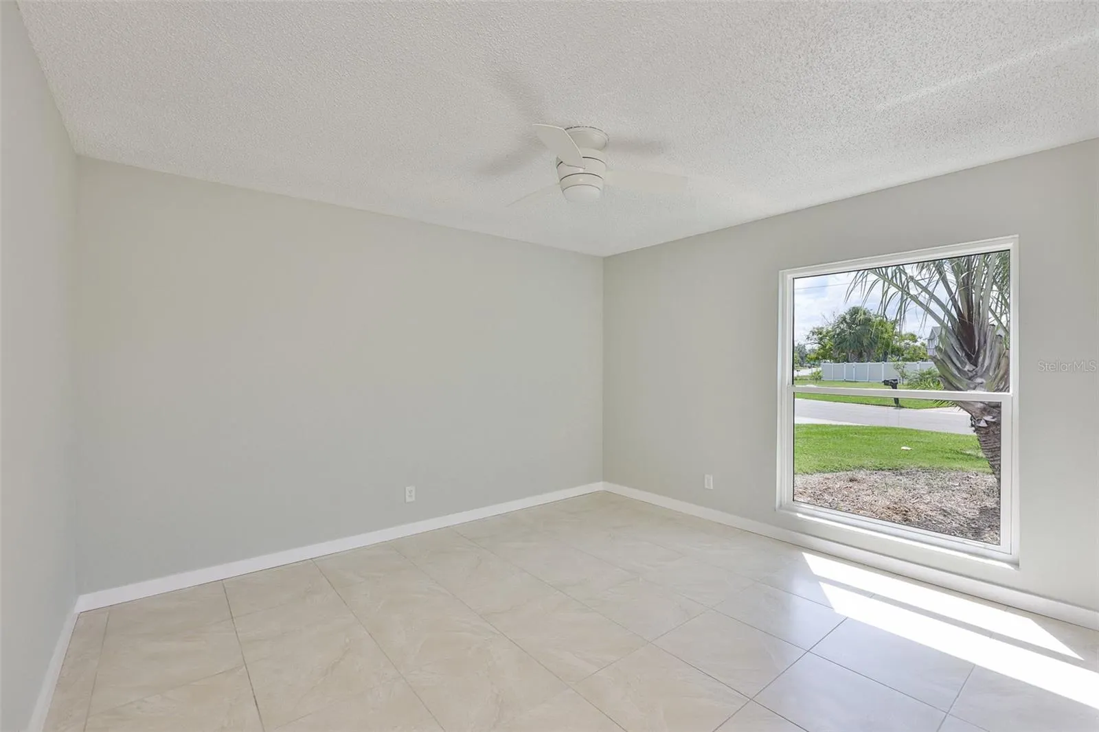 469 FLORIDA CIR N