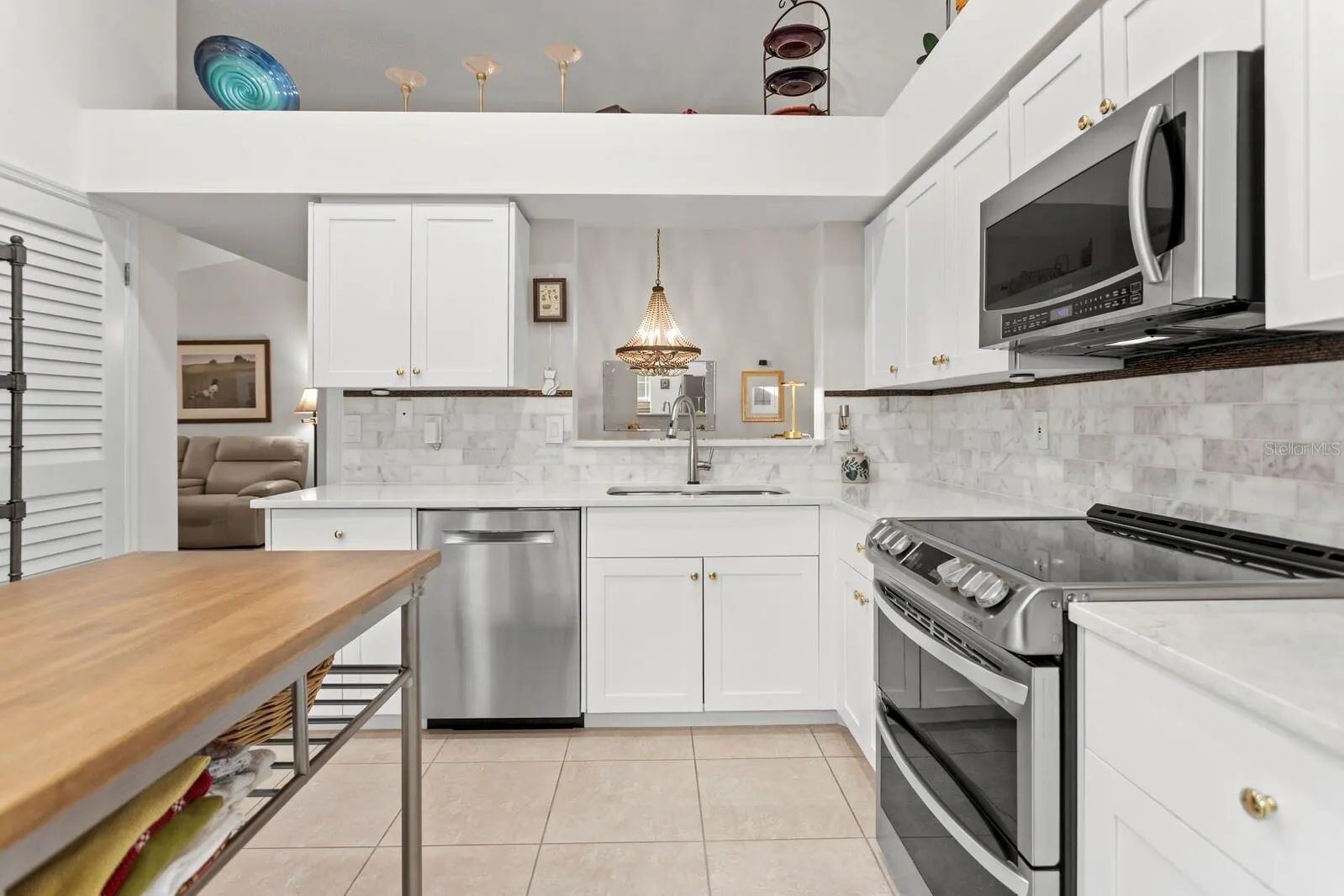 9415 OAK MEADOW CT
