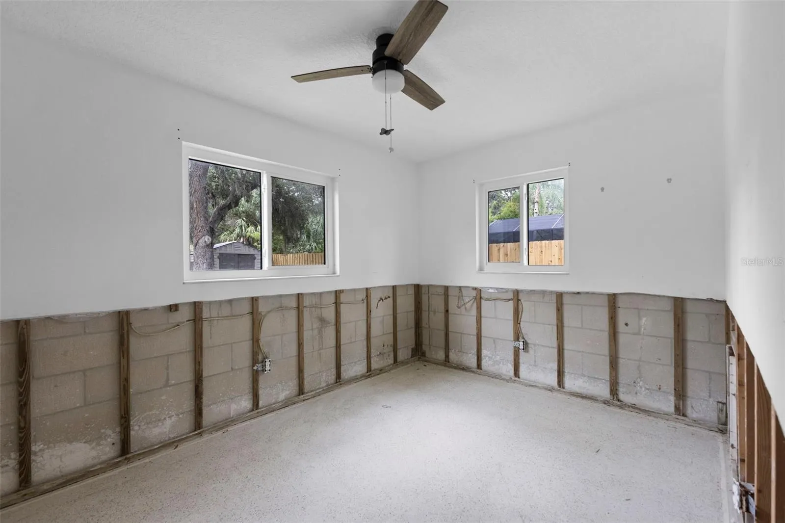 1889 SAN MATEO DR