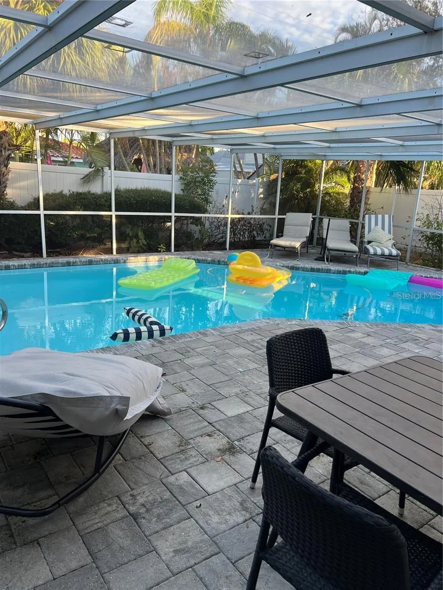 2460 E VINA DEL MAR BLVD