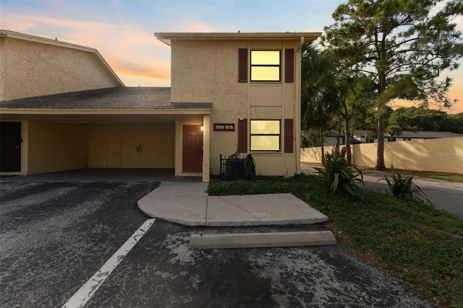 7616 LA MESITA CT