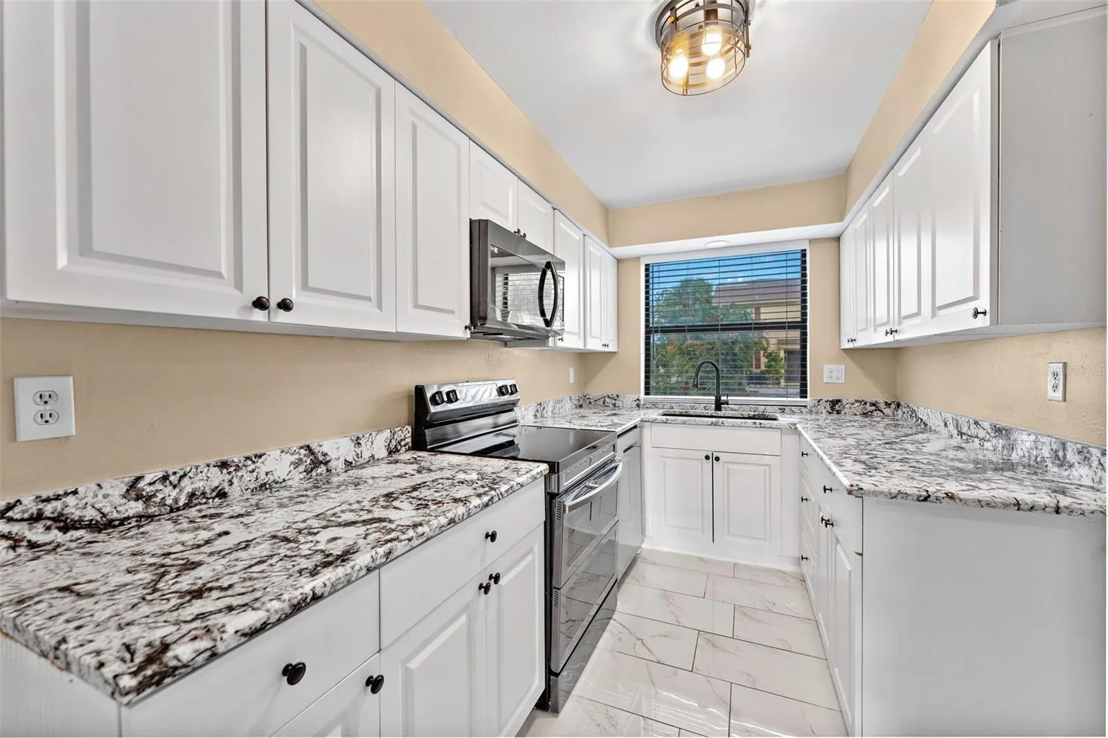 7616 LA MESITA CT