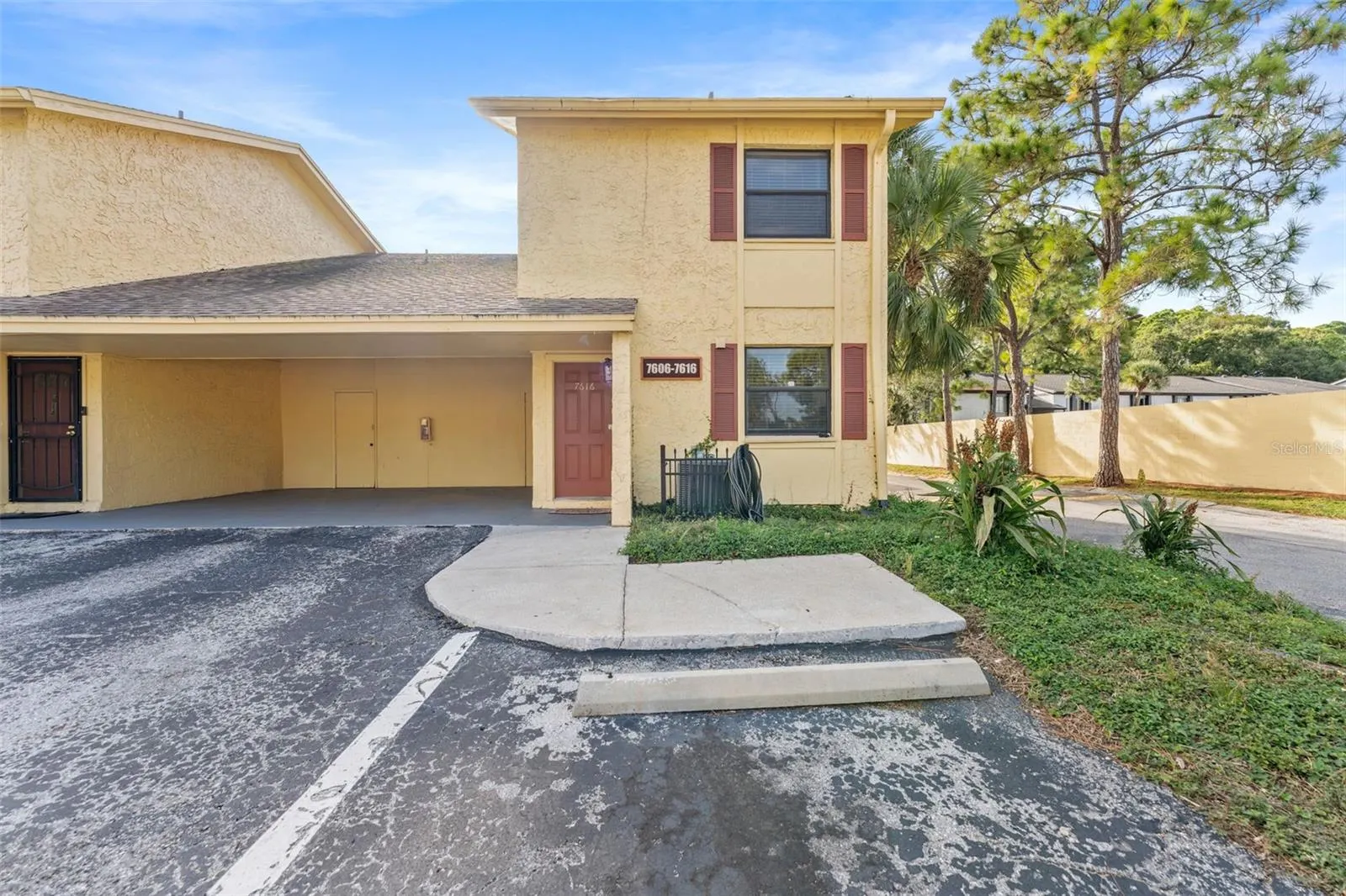 7616 LA MESITA CT