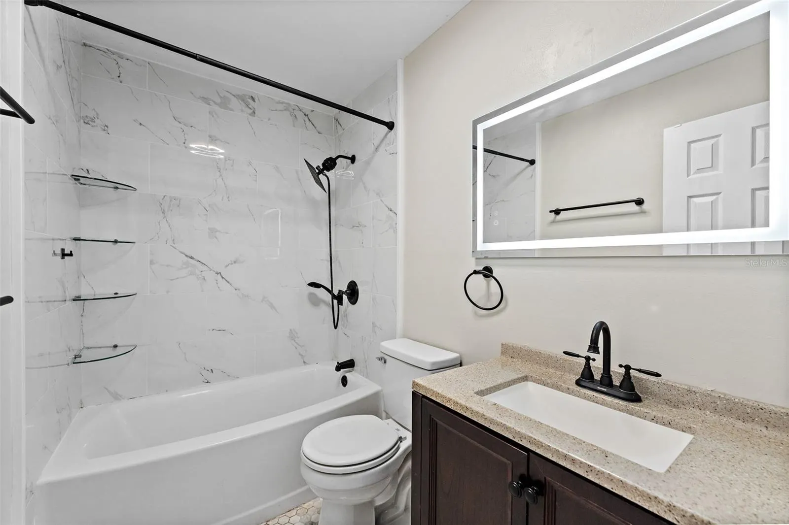 7616 LA MESITA CT